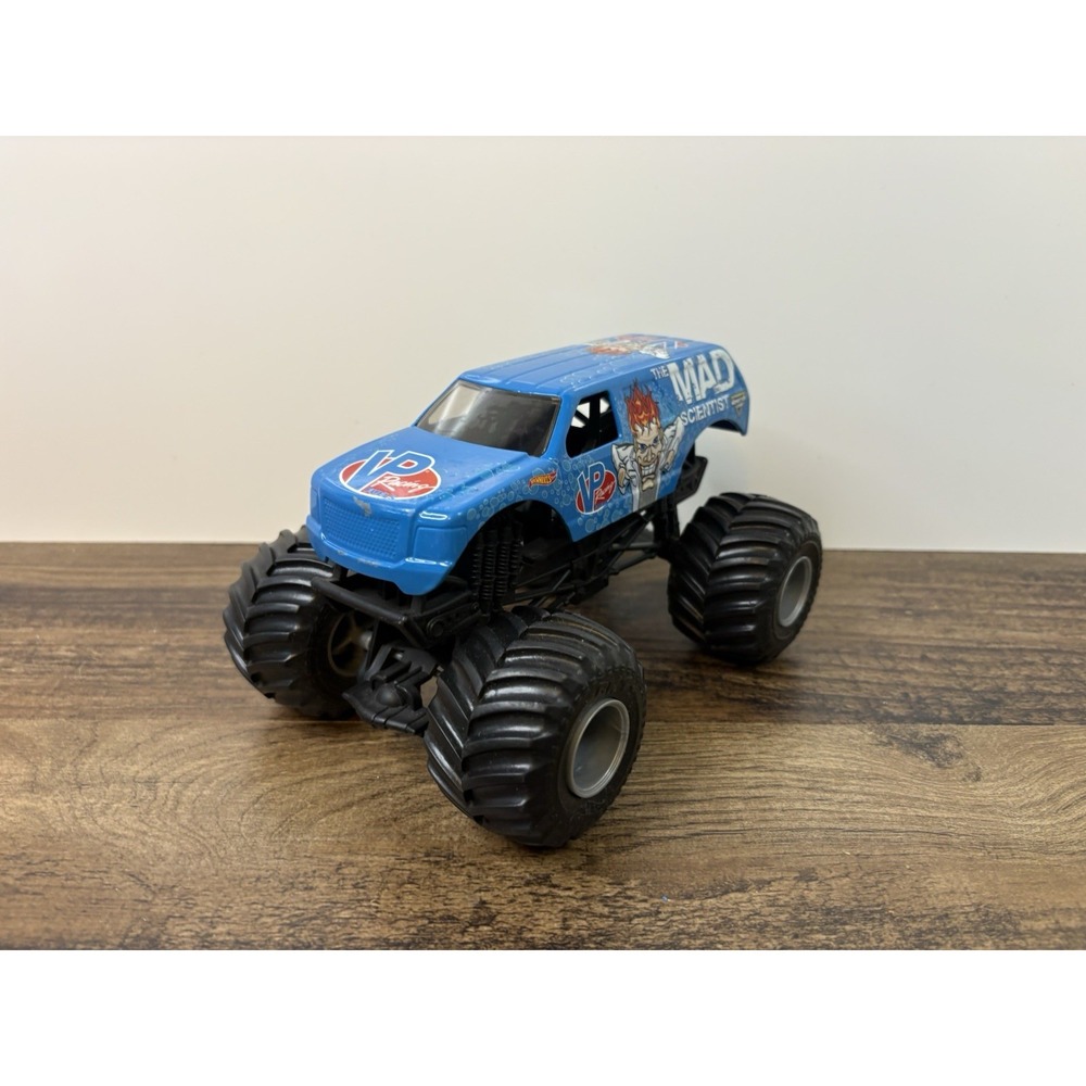 Hot Wheels Monster Jam 1:24 Mad Scientist 2015 Loose Monster Truck OOP HTF